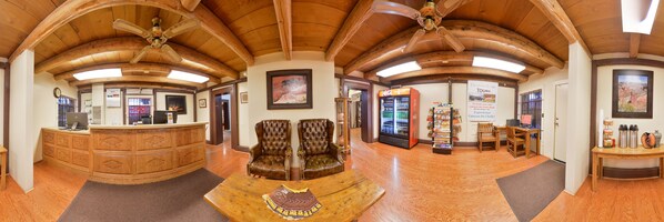 Lobby - Thunderbird Lodge (Chinle)