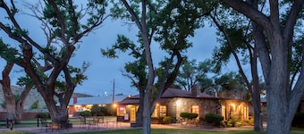 Thunderbird Lodge