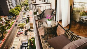 Appartement, 3 slaapkamers | Uitzicht vanaf balkon