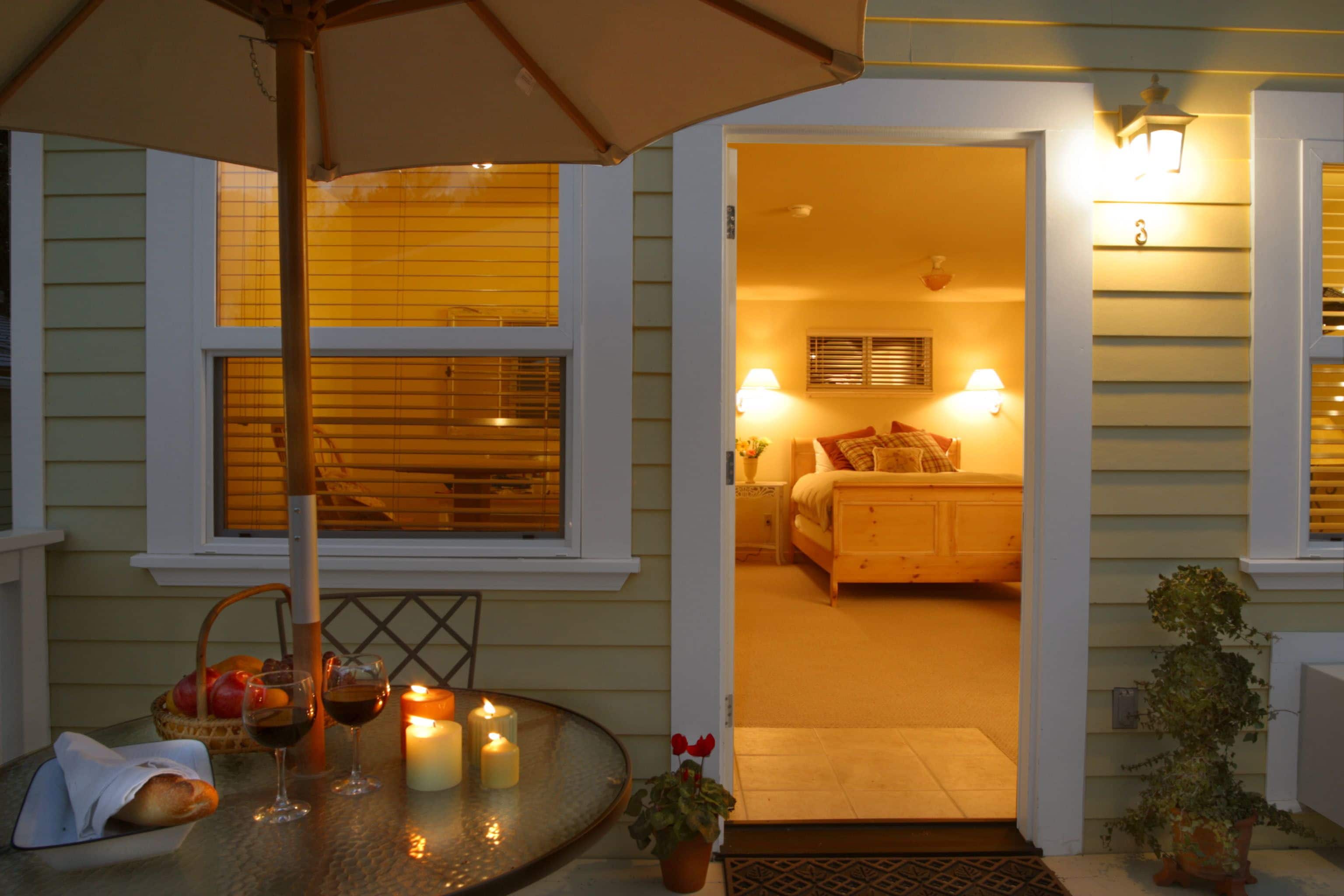 premium bedding, laptop workspace, soundproofing, free wifi