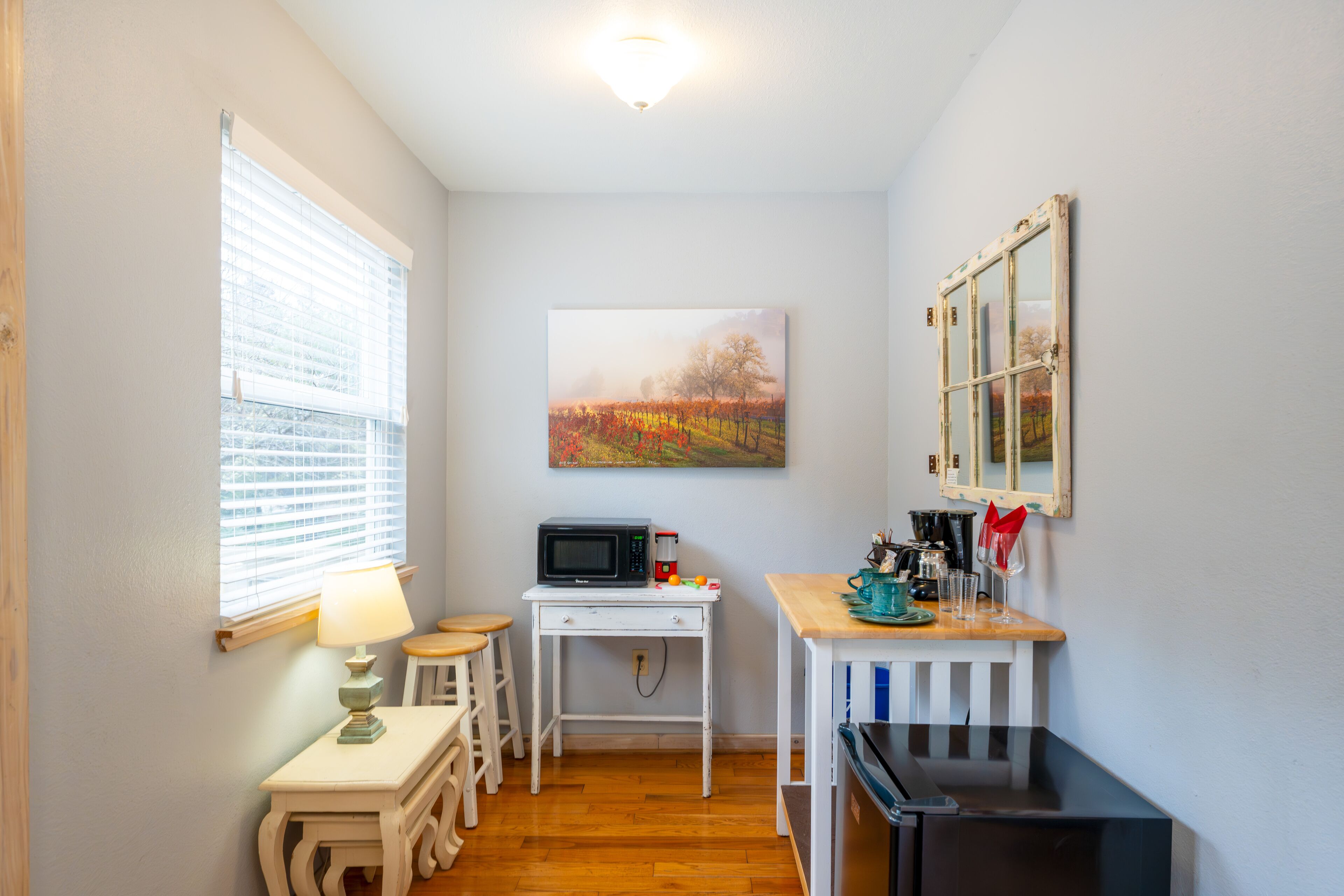 king cottage ada accessible | premium bedding, laptop workspace, soundproofing, free wifi