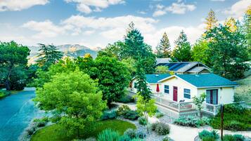 House, 2 Bedrooms, Balcony, Mountain View | Exterior