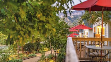 King Cottage | Garden view