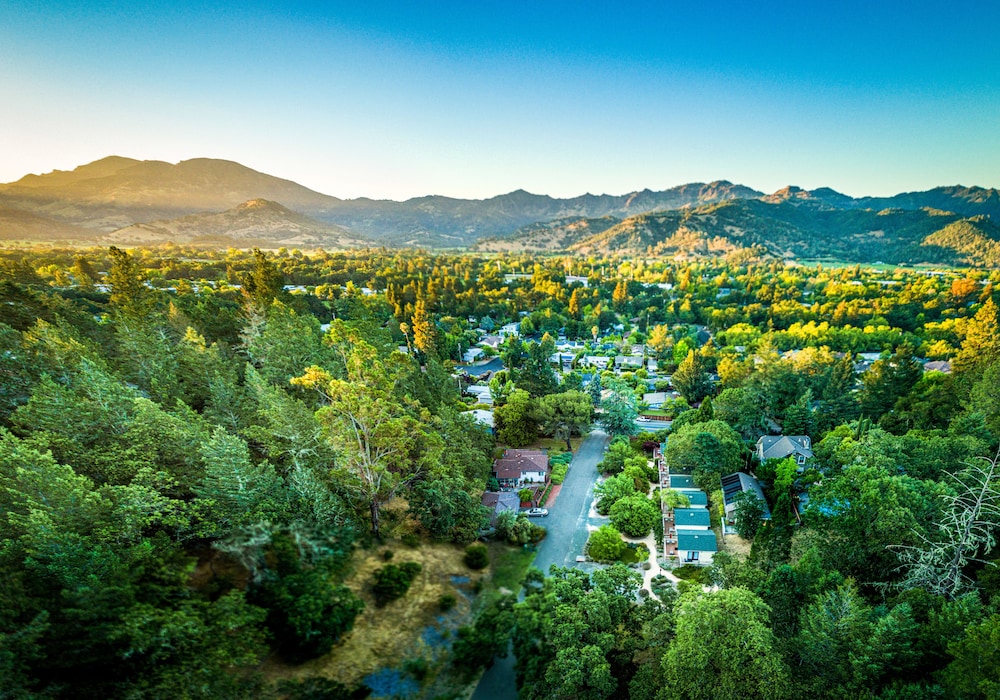 Aurora Park Cottages by null
