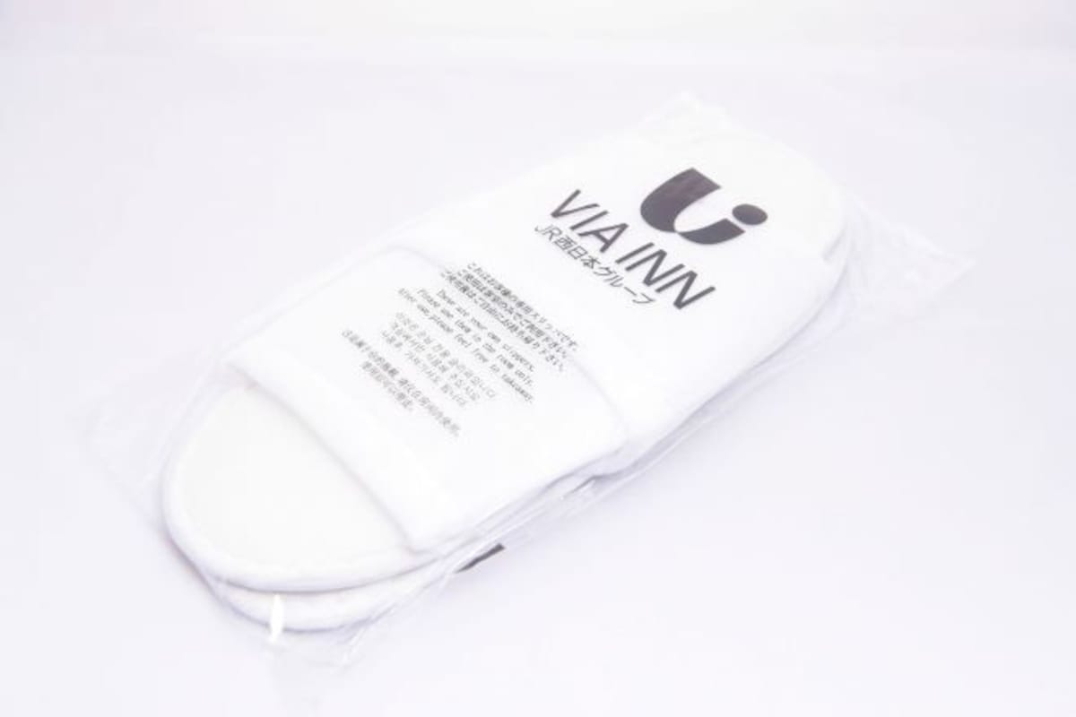 A white package with a label that includes the text 'VIAINN' and some text in another language.