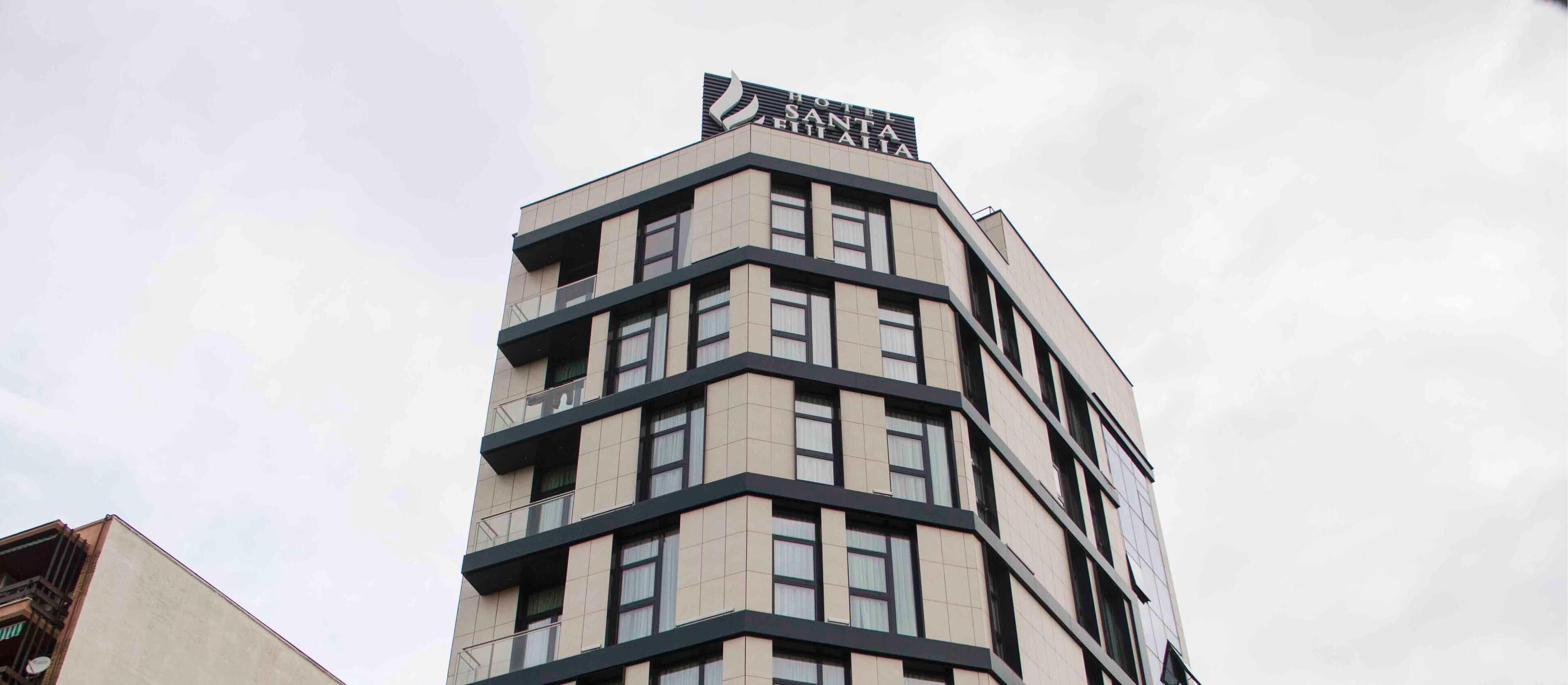 المنشأة من الخارج