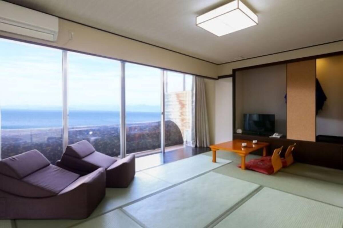 Living area | 32-inch LCD TV with digital channels, TV