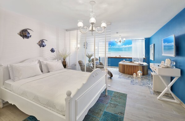 Queen Room with Spa Tub