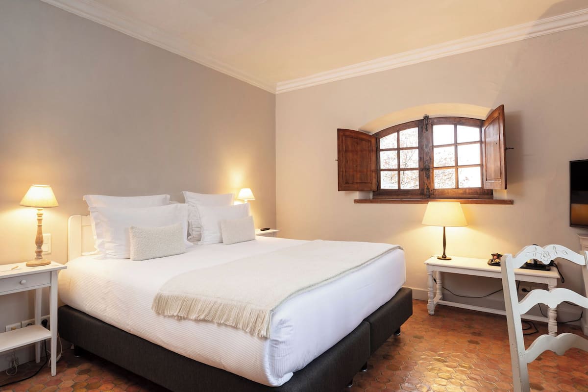 Select Comfort 床墊、迷你吧、房內夾萬、獨特設計