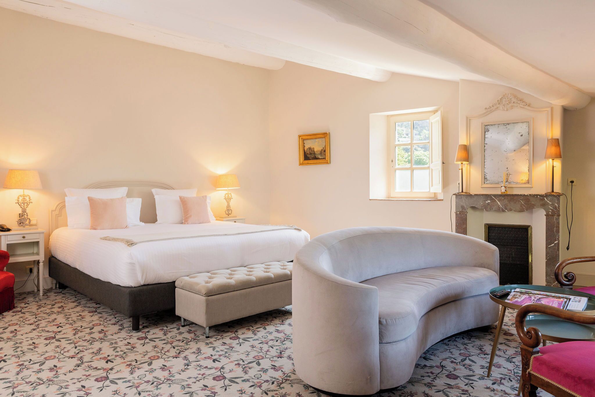 Suite (familiale) | Select Comfort beds, minibar, in-room safe, individually decorated