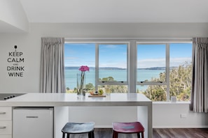 Repas dans la chambre