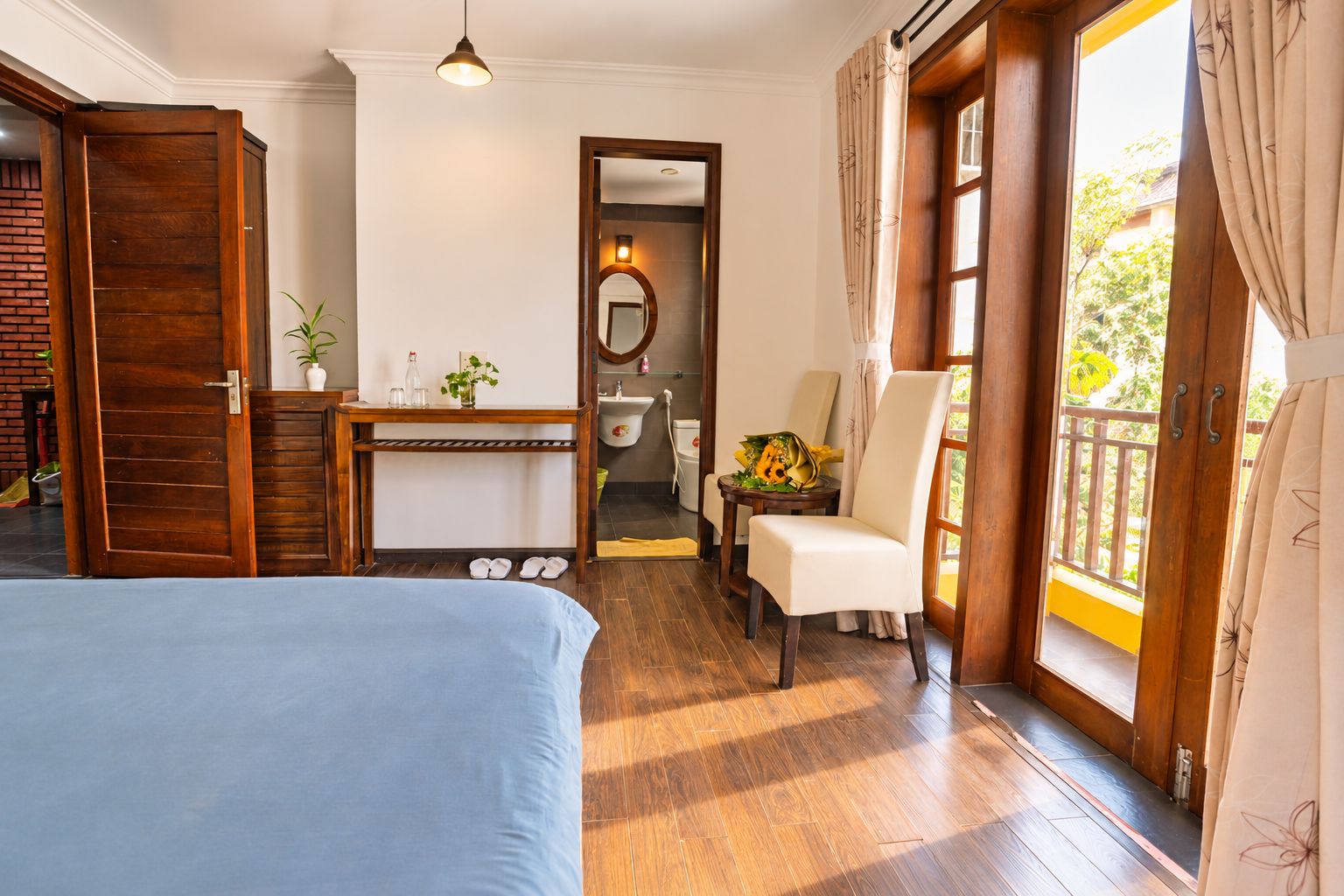 Deluxe Double Room, Balcony | 1 bedroom, minibar, in-room safe, desk