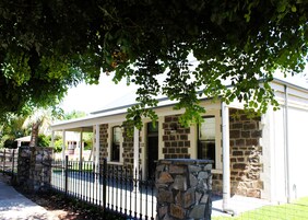 Fachada de la propiedad
