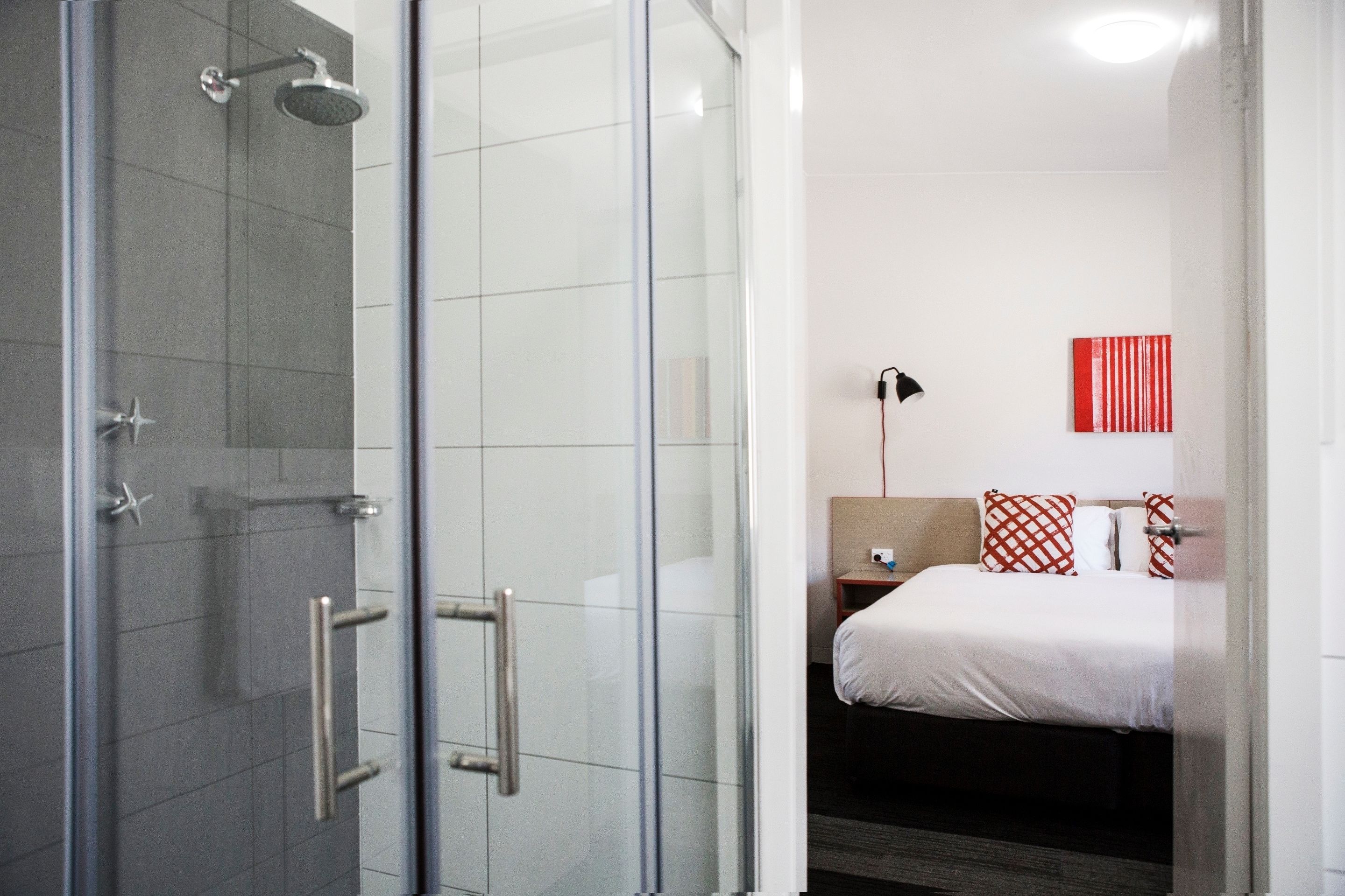King Studio (ensuite) | Desk, iron/ironing board, free WiFi, bed sheets