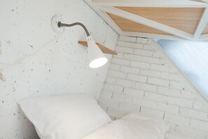 Soundproofing, free WiFi