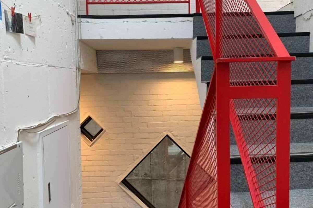 Soundproofing, free WiFi