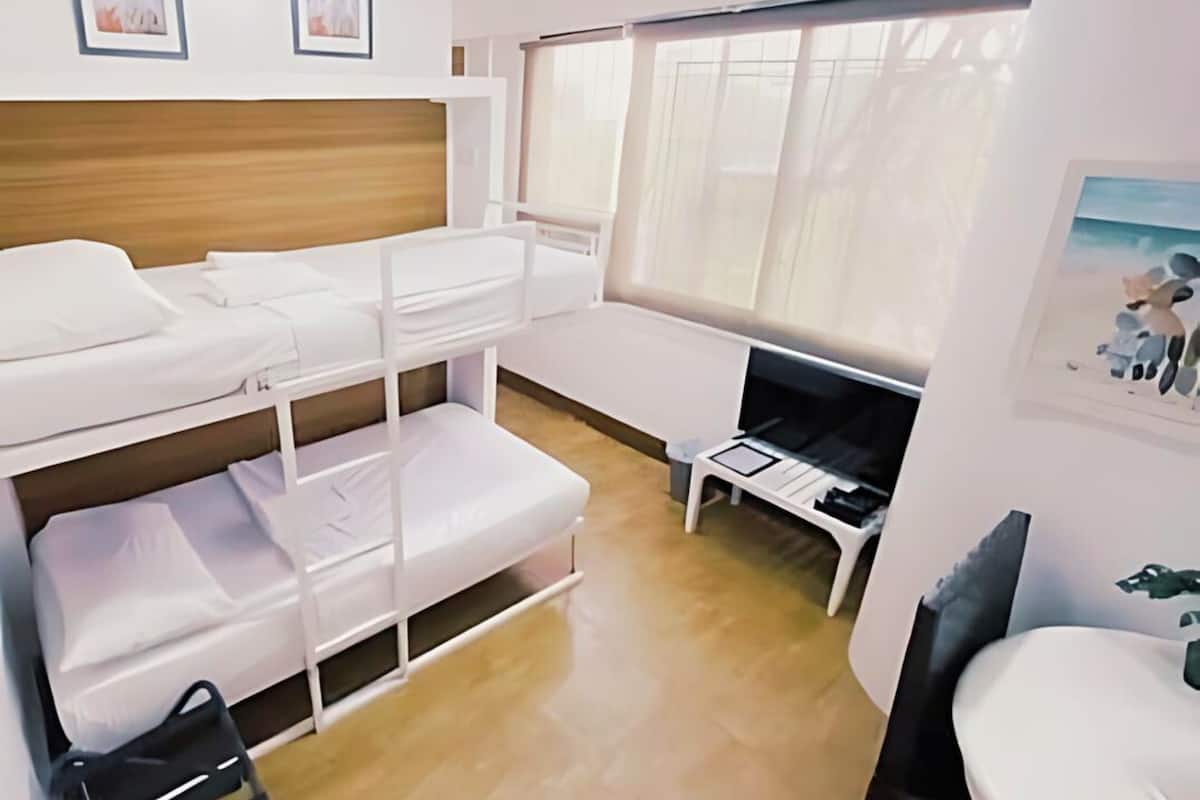Double Bunk | Free WiFi, bed sheets
