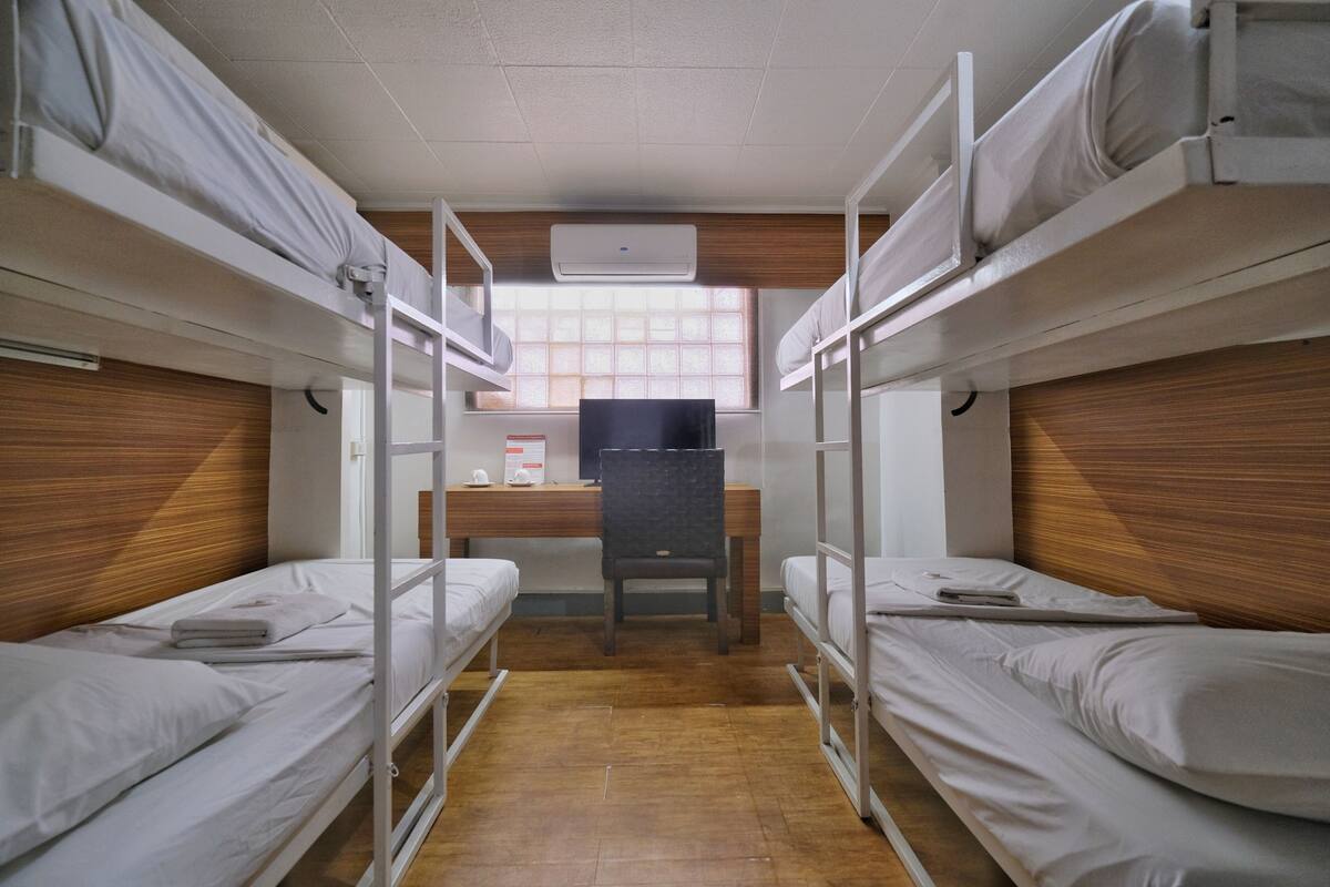 家庭房 (for 4) | 免费 WiFi、床单