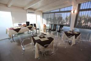 Desayuno buffet incluido todos los días 