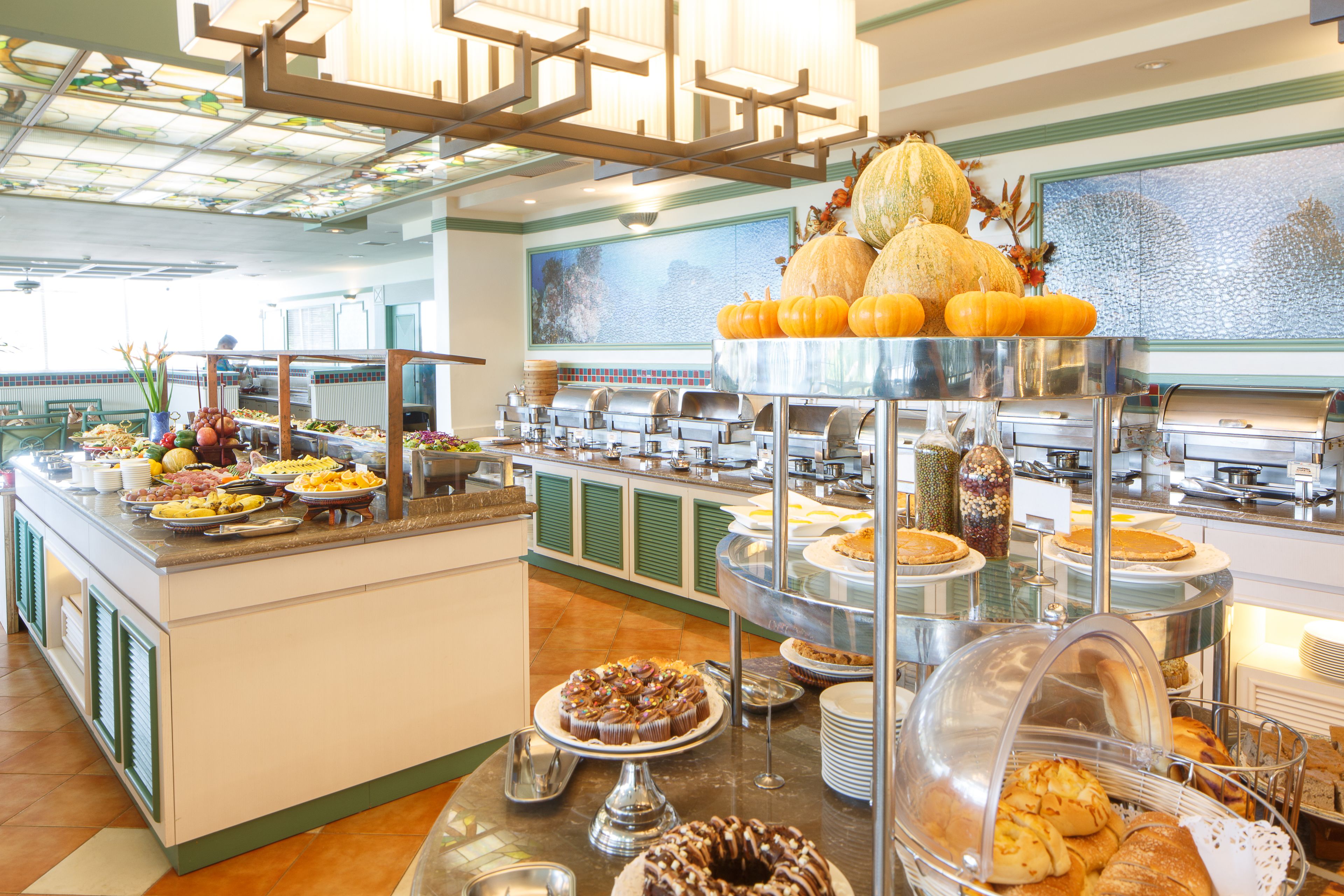 فطور مطهو حسب الطلب مجانًا يوميًا