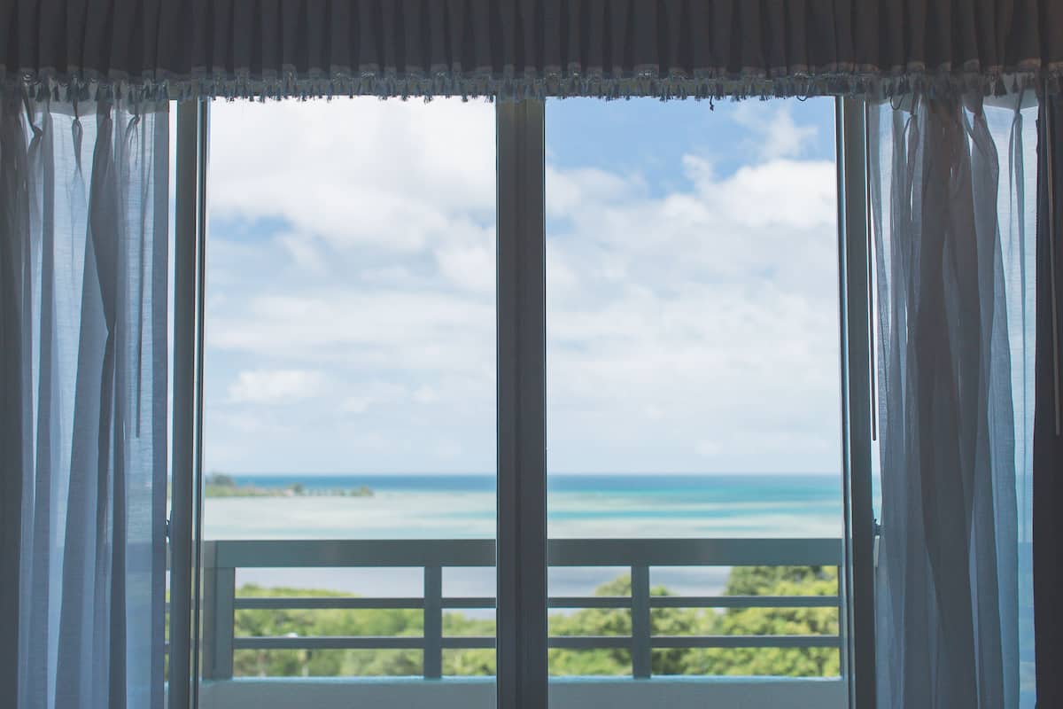 deluxe room, bay view | balcony
