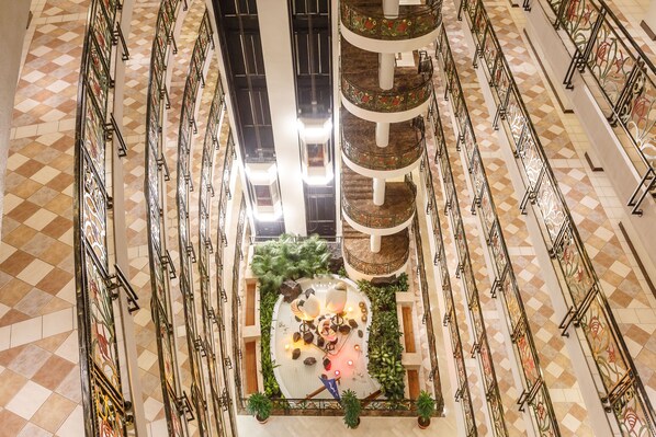 Staircase - Palasia Hotel Palau (Koror)