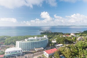 Deluxe Room | Beach/ocean view