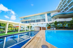 2 outdoor pools, sun loungers