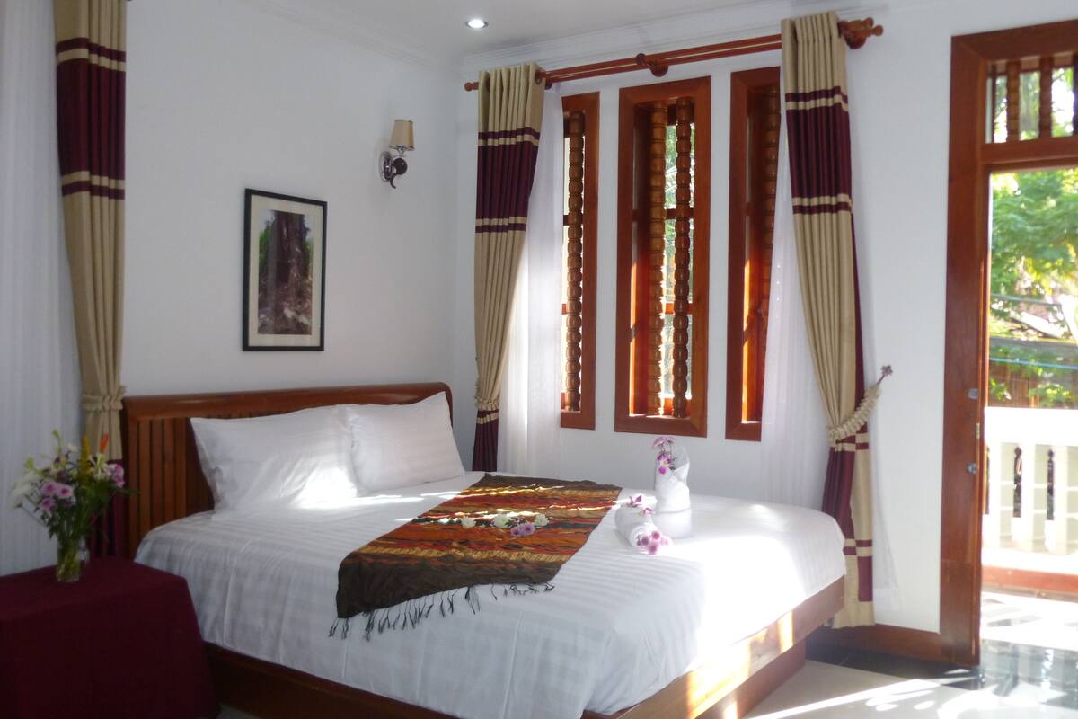 Deluxe Double with City View and Balcony or Terrace | Minibar, in-room safe, desk, blackout drapes