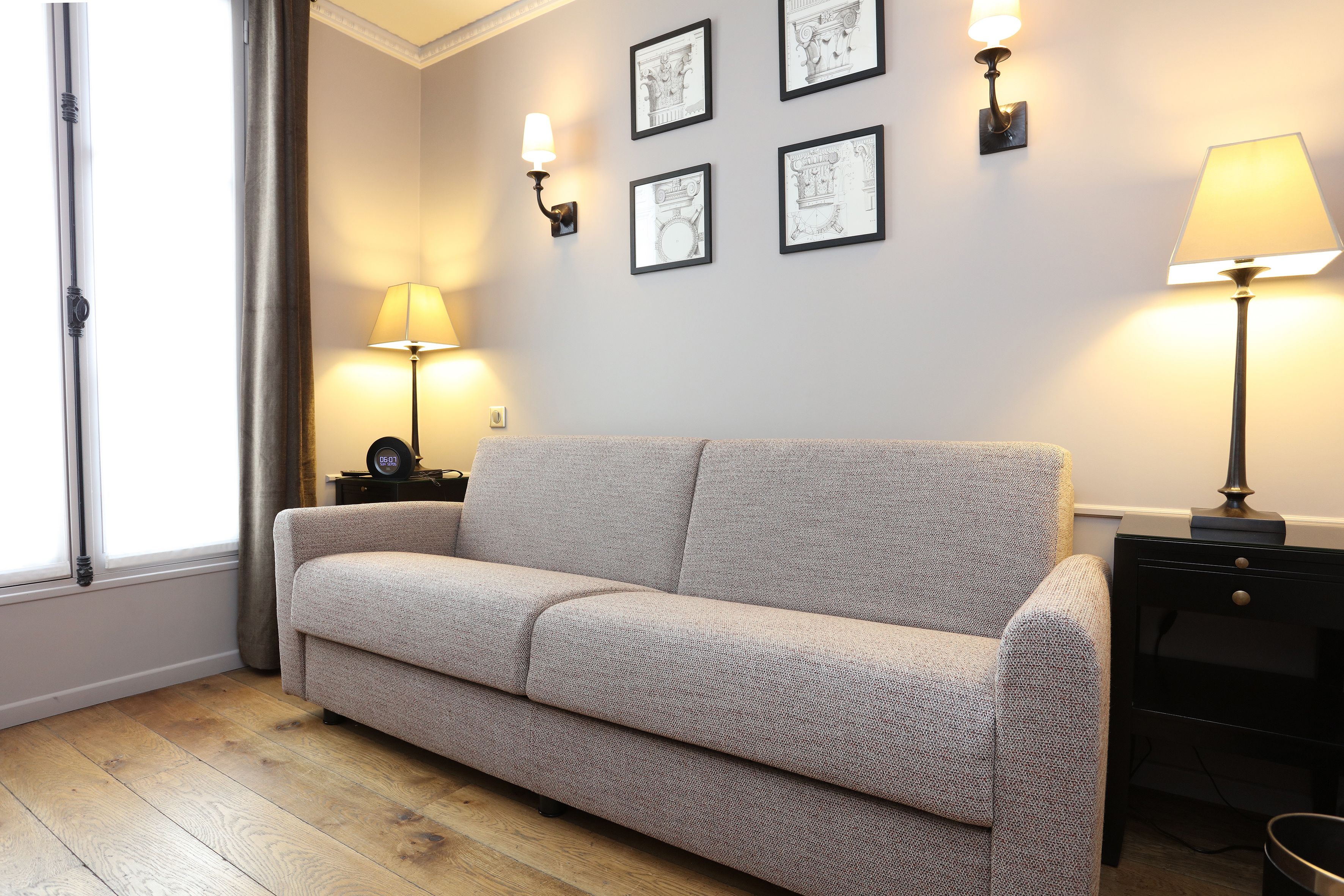 flat-screen tv, ipod dock