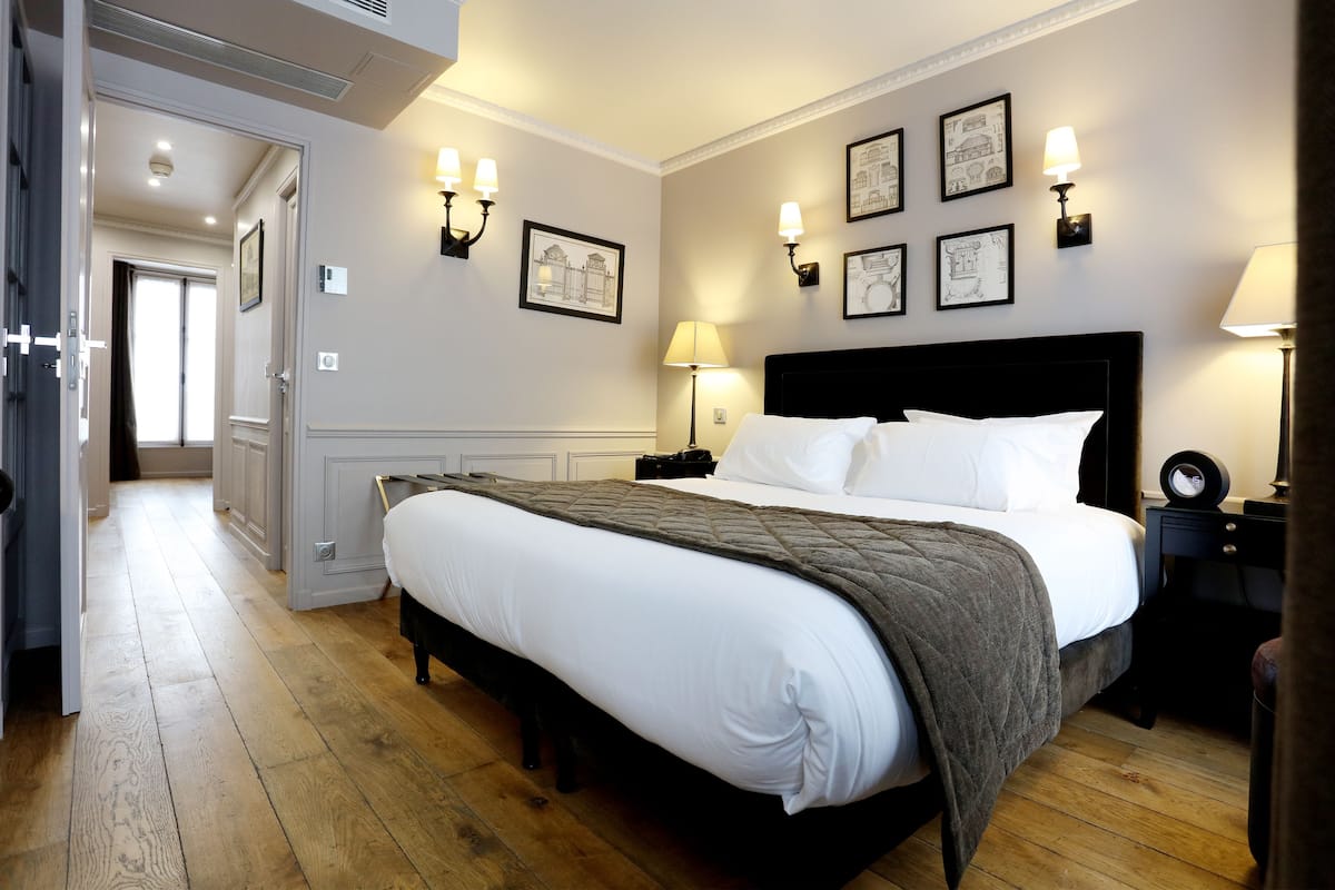 1 bedroom, premium bedding, minibar, in-room safe
