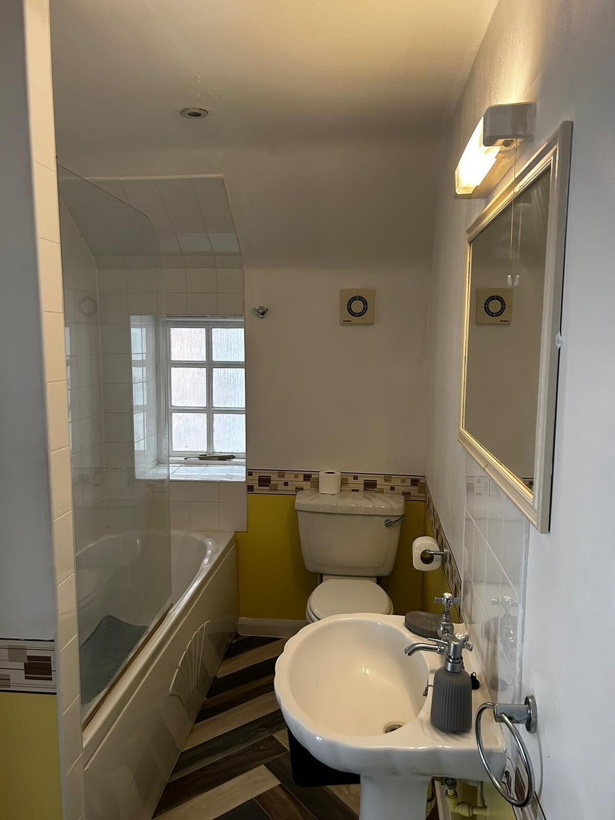 Zweibettzimmer, mit Bad | Badezimmer