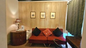 Superior Suite, Ensuite - The Rose and Crown Hotel (Wisbech)
