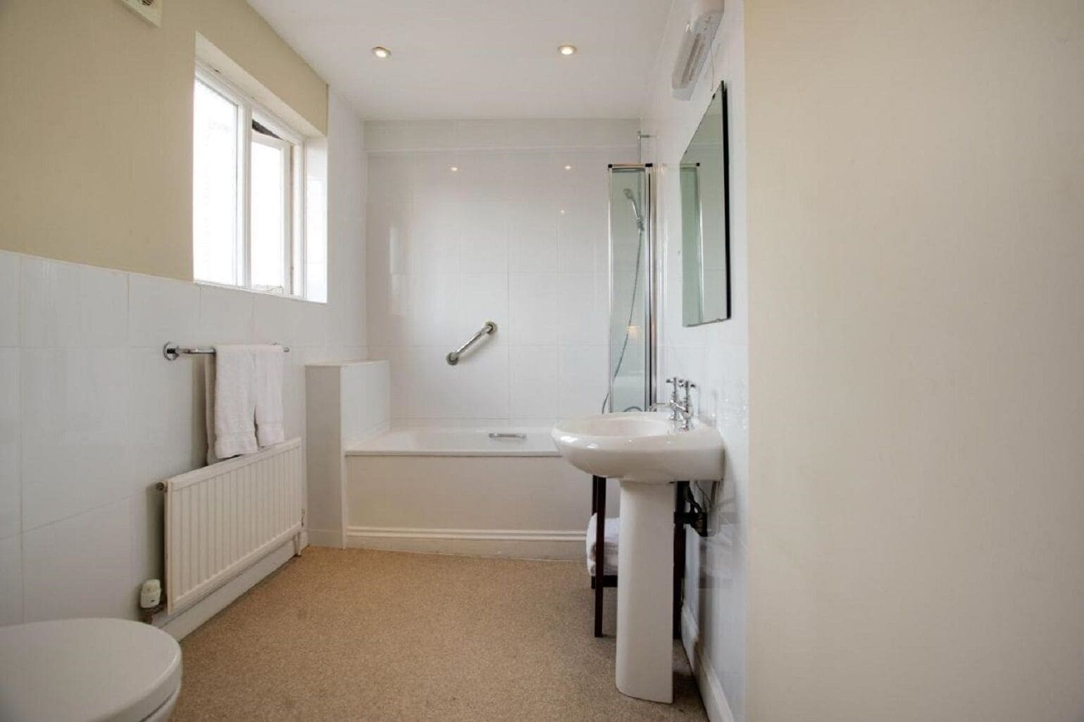 Tomannsrom – classic, eget bad | Bad