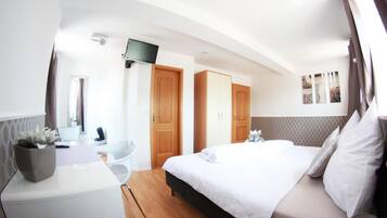 Schreibtisch, kostenloses WLAN, Bettwäsche