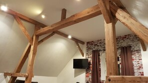 Bureau, Wi-Fi gratuit, draps fournis