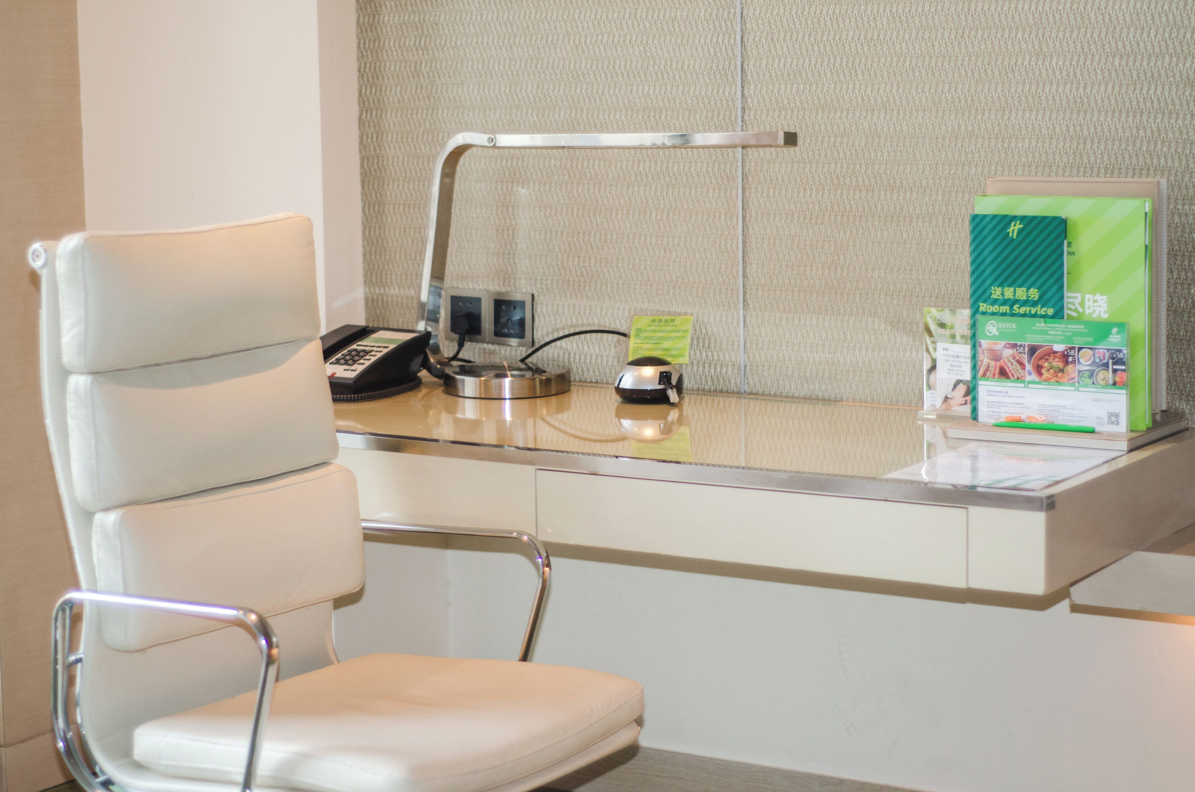 1 bedroom, premium bedding, minibar, in-room safe