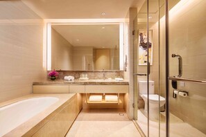 Douche, douche cascade, articles de toilette (gratuits)