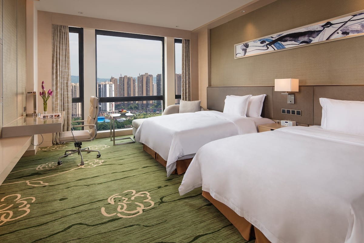 1 bedroom, premium bedding, minibar, in-room safe