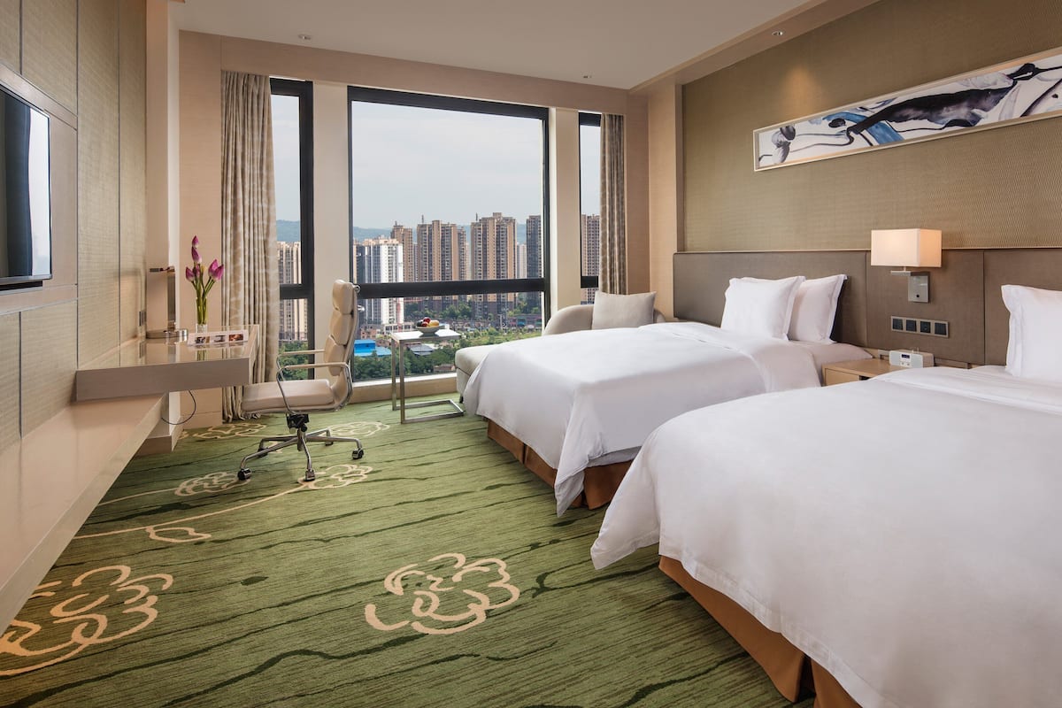 1 bedroom, premium bedding, minibar, in-room safe