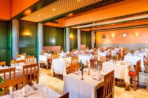 Couples’ dining