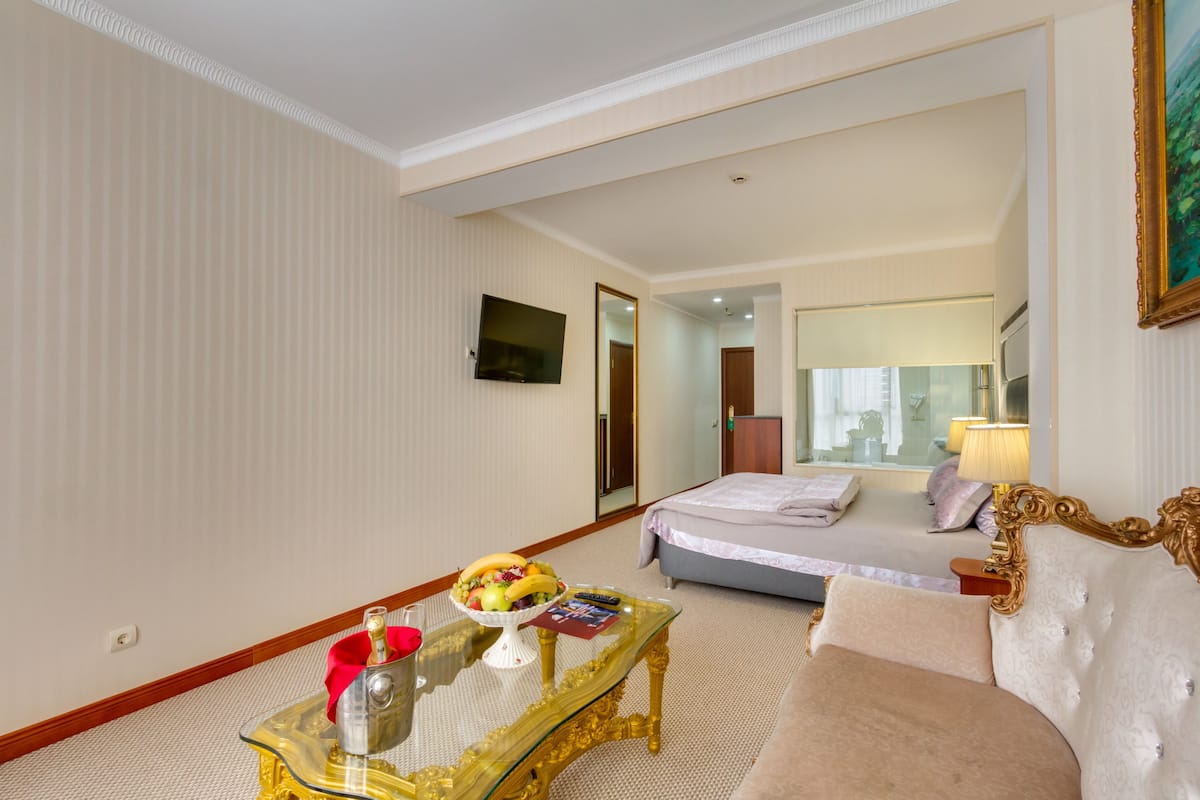 Studio | 1 kamar tidur, seprai premium, minibar, dan brankas