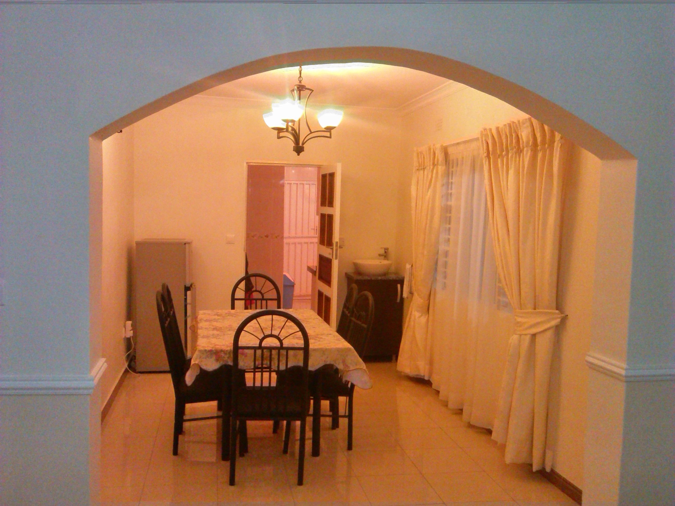 Perhehuone | Ruokailu omassa huoneessa