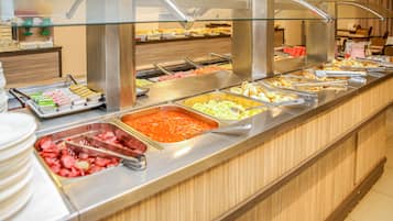Free daily cooked-to-order breakfast