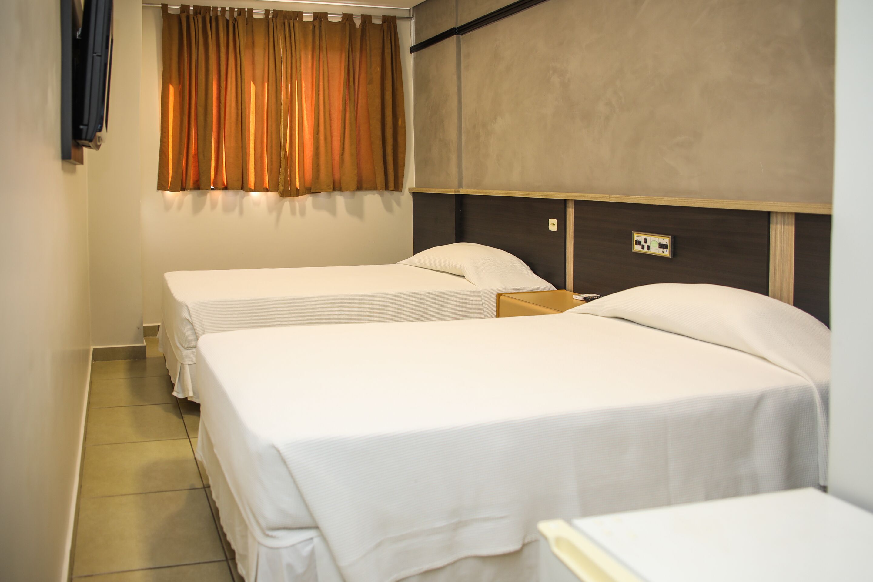 standard duplo twin | 1 bedroom, minibar, in-room safe, desk