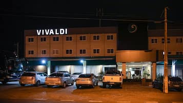 Estacionamento sem manobrista (sujeito a cobrança)