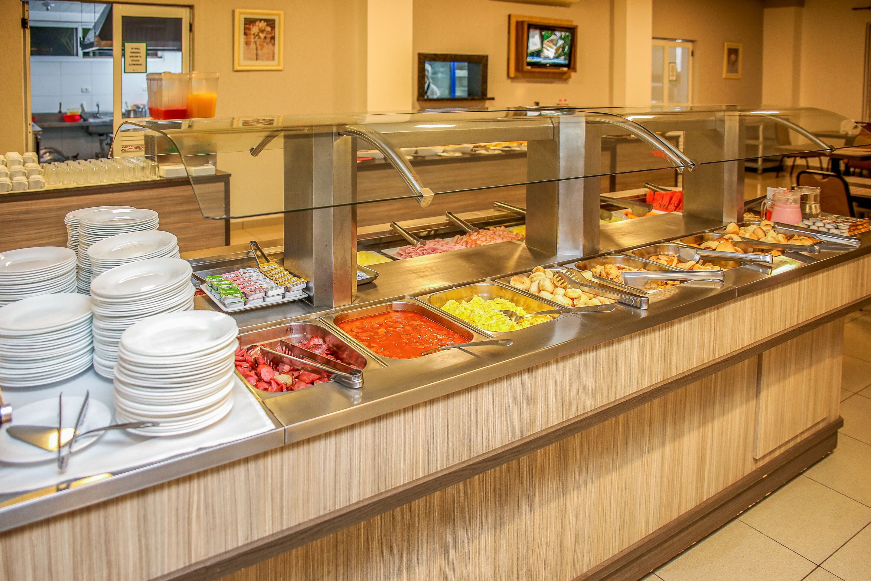 free daily cooked-to-order breakfast