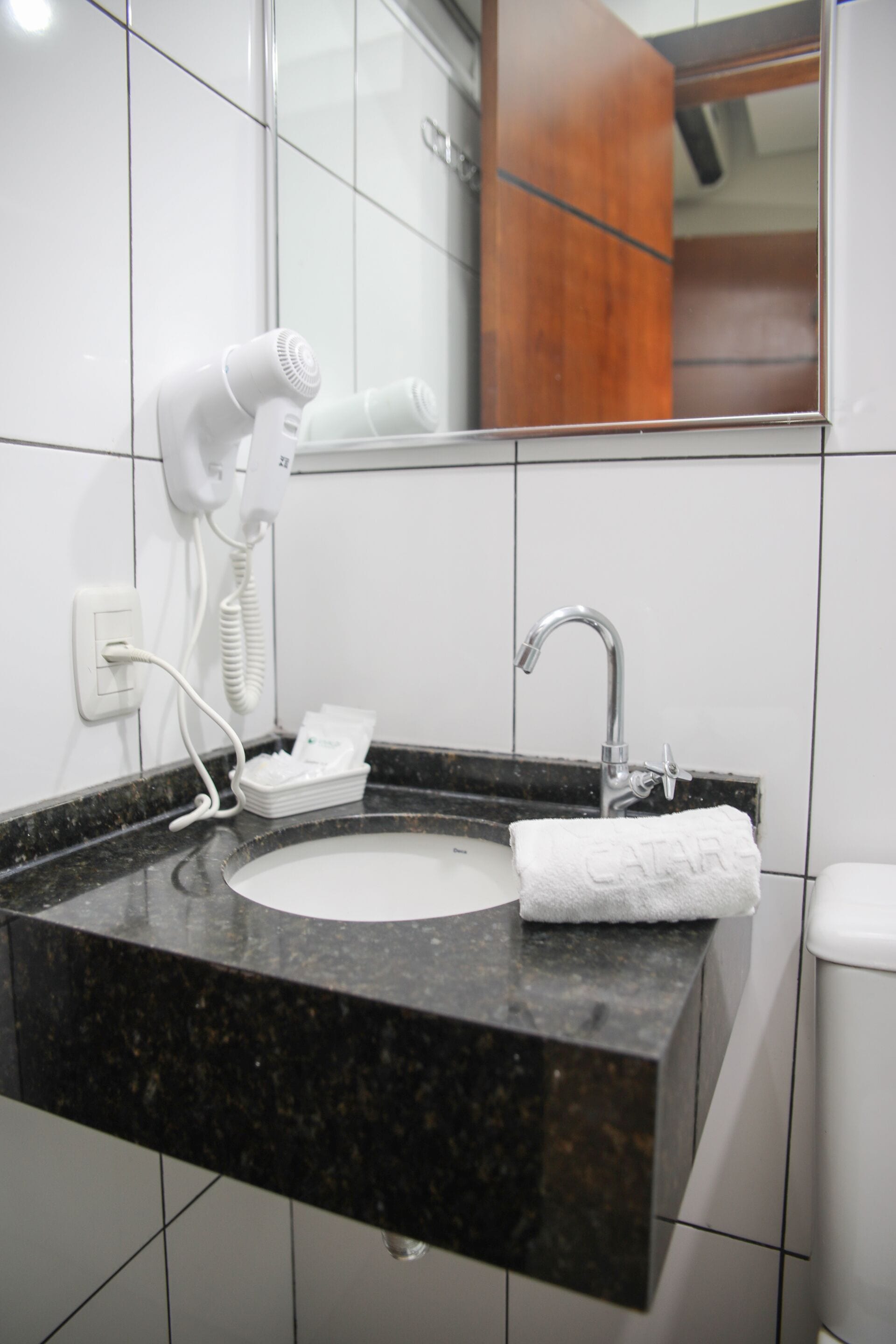 shower, free toiletries, towels