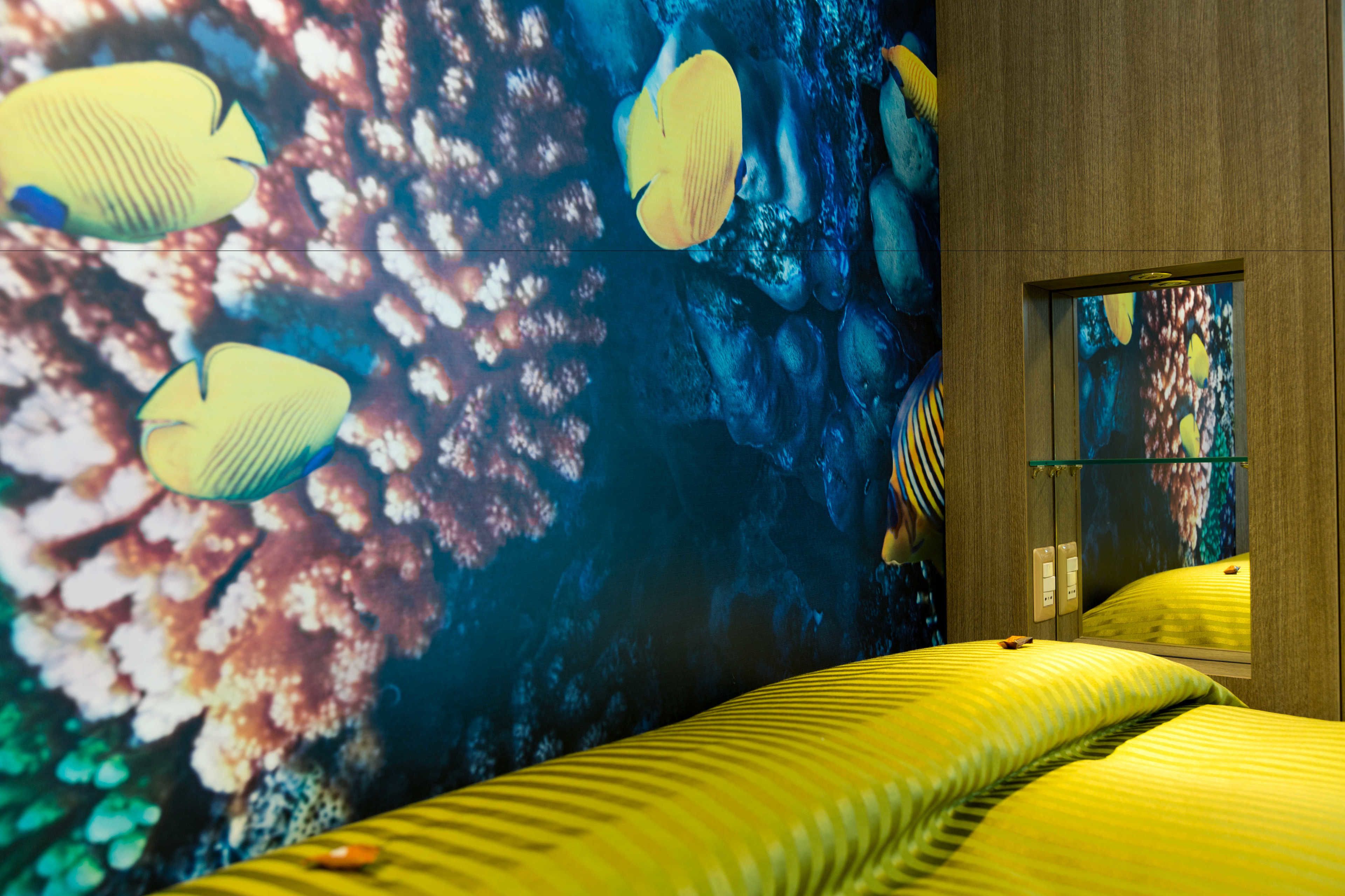 triple room | minibar, in-room safe, desk, laptop workspace