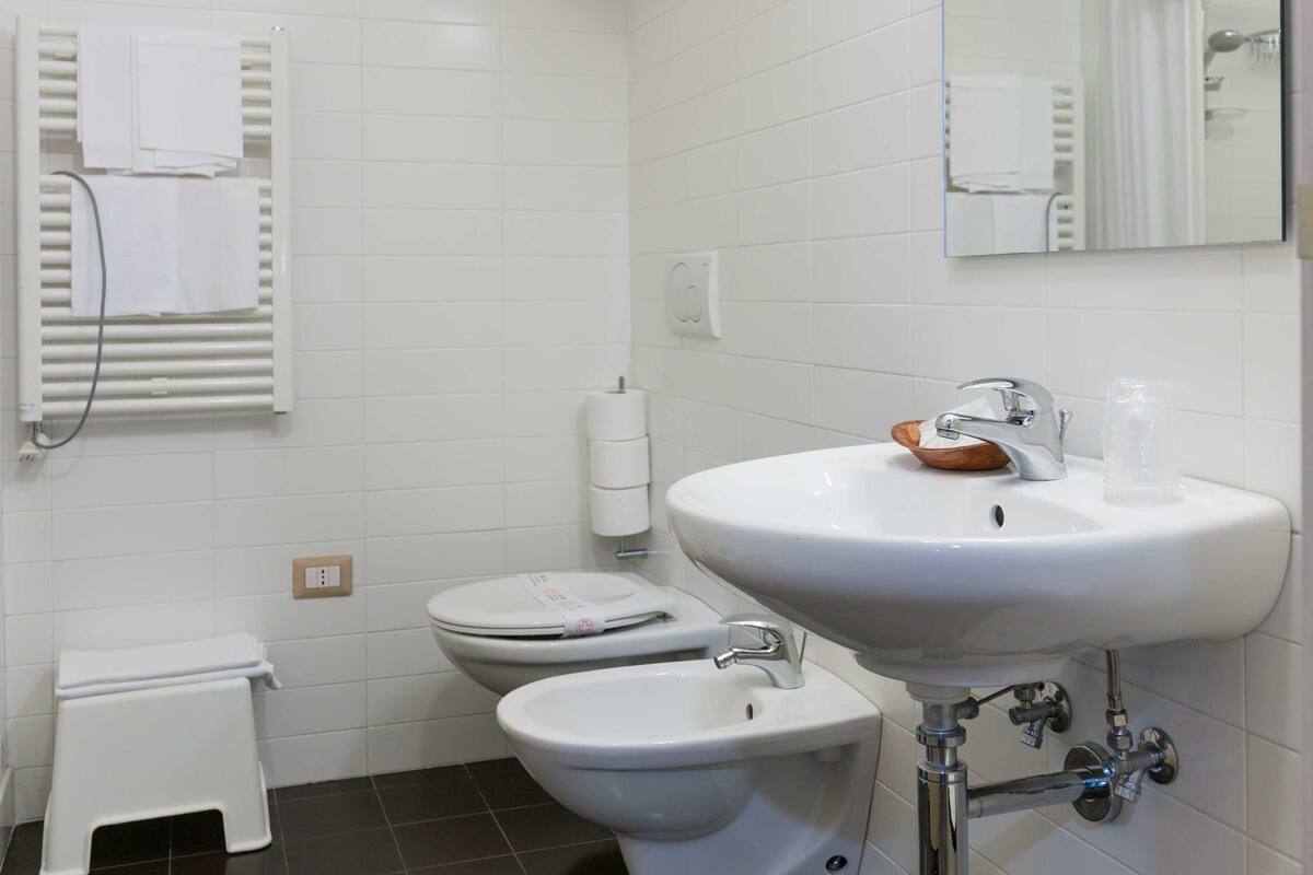 comfort studio, kitchen | bathroom | shower, free toiletries, hair dryer, bidet